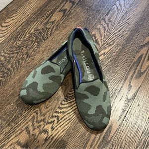 Gently worn Rothy’s loafers